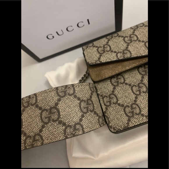 **SOLD** Gucci Mini purse - Picture 10 of 10